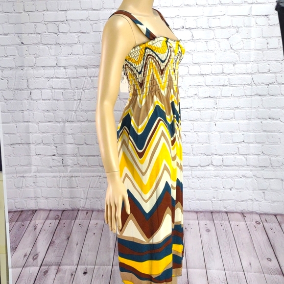 New Romantic Sini Large Sleeveless elastic bust midi dress - Picture 5 of 9